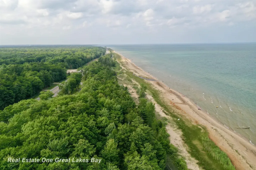 6522 N Us 23 Unit #9 Highway Oscoda Charter Township MI 48750