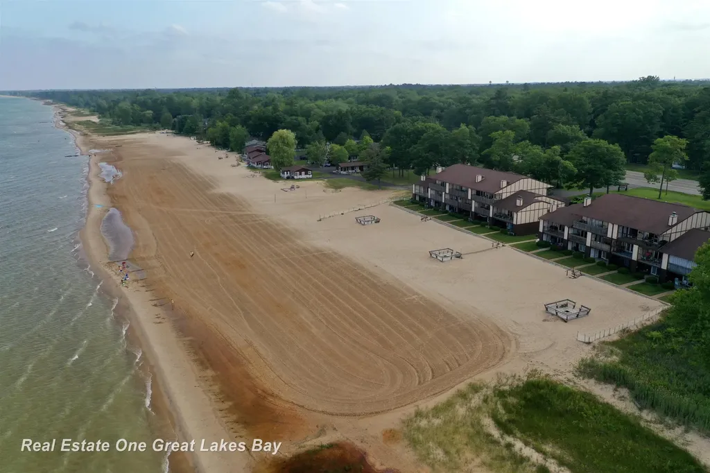 6522 N Us 23 Unit #9 Highway Oscoda Charter Township MI 48750