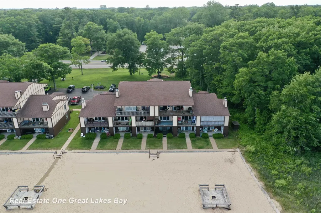 6522 N Us 23 Unit #9 Highway Oscoda Charter Township MI 48750