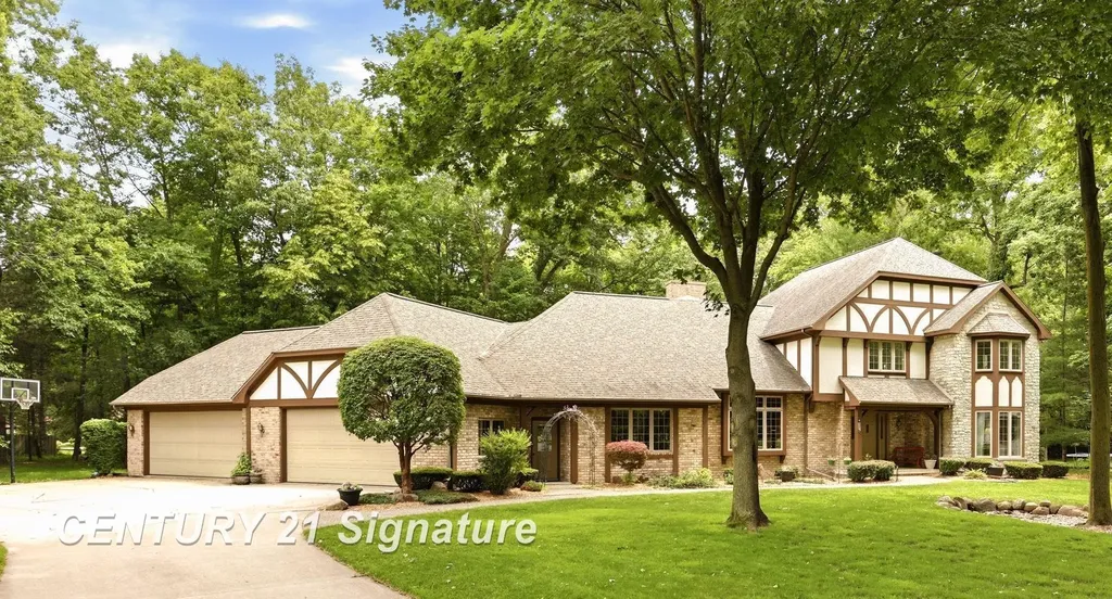 4210 Maple Woods West Drive Saginaw Charter Township MI 48603