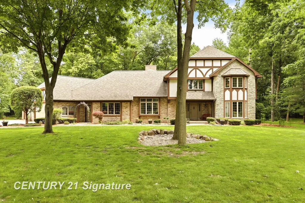 4210 Maple Woods West Drive Saginaw Charter Township MI 48603