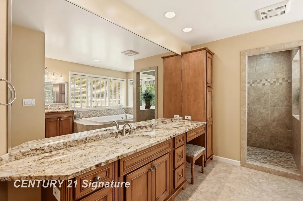 4210 Maple Woods West Drive Saginaw Charter Township MI 48603