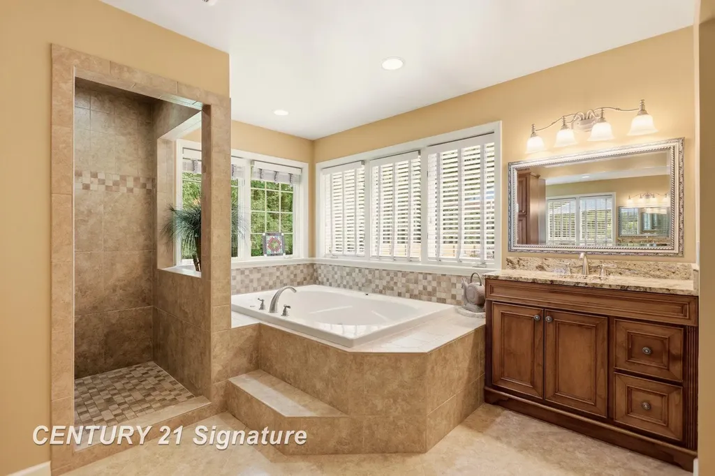 4210 Maple Woods West Drive Saginaw Charter Township MI 48603