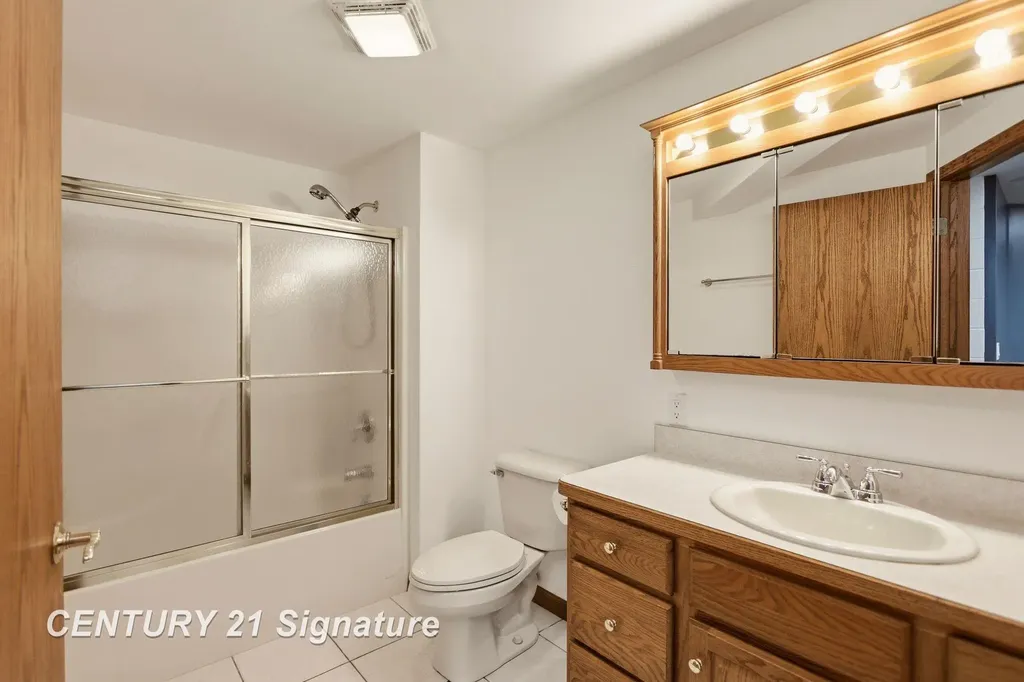 4210 Maple Woods West Drive Saginaw Charter Township MI 48603
