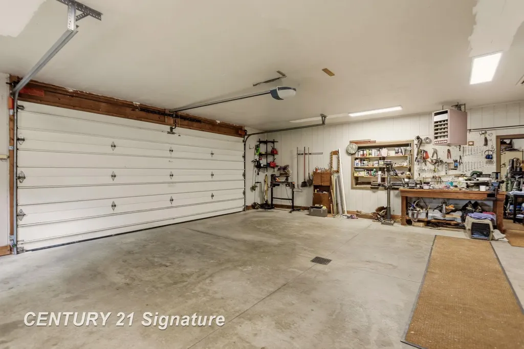 4210 Maple Woods West Drive Saginaw Charter Township MI 48603