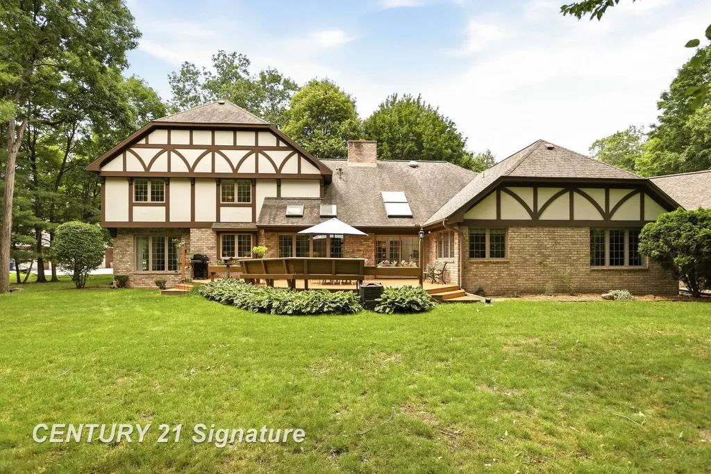 4210 Maple Woods West Drive Saginaw Charter Township MI 48603