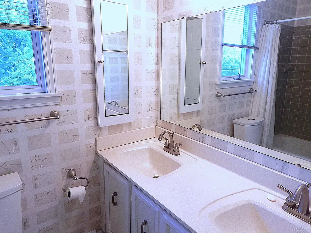 485 Winthrop Lane Saginaw Charter Township MI 48638