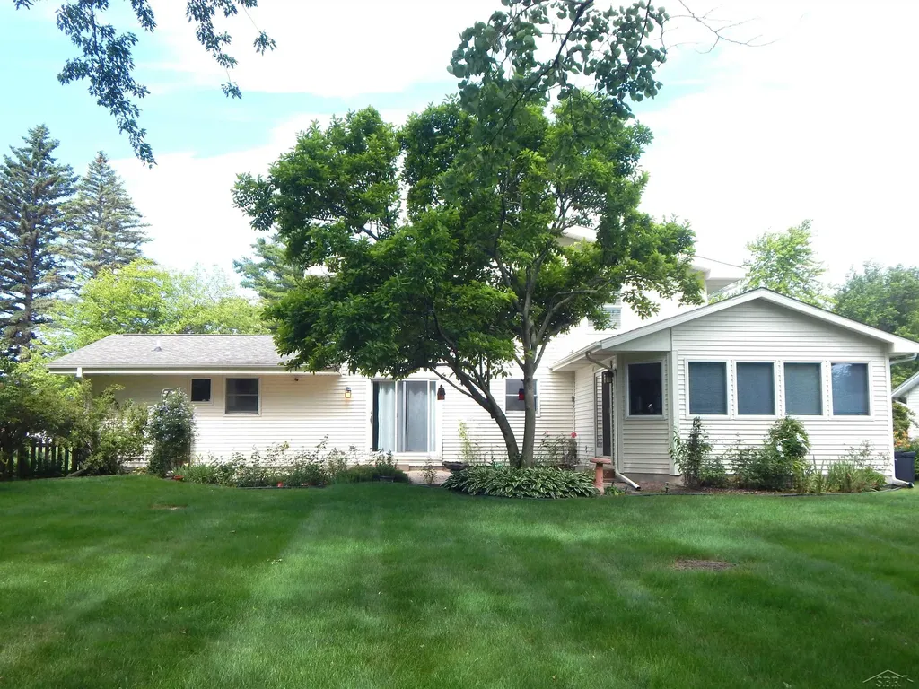 485 Winthrop Lane Saginaw Charter Township MI 48638