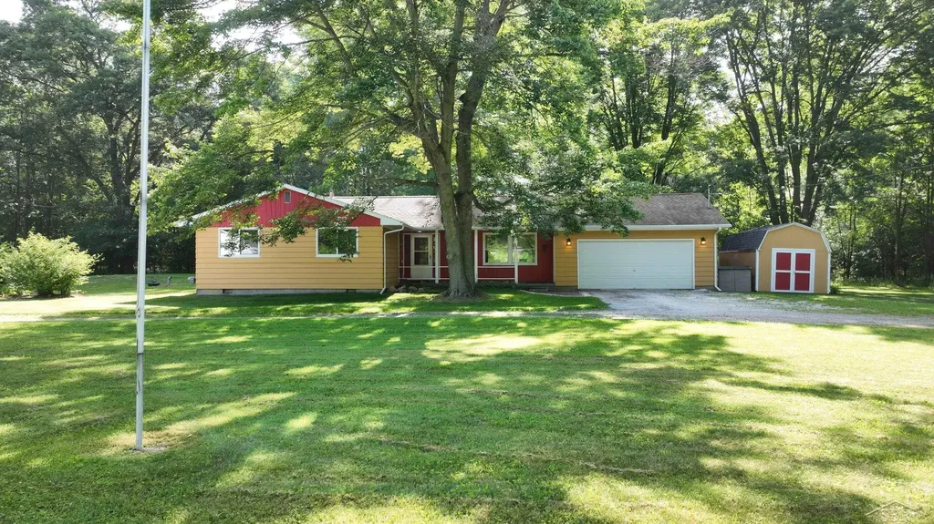 549 S Eight Mile Road Lee Township MI 48640