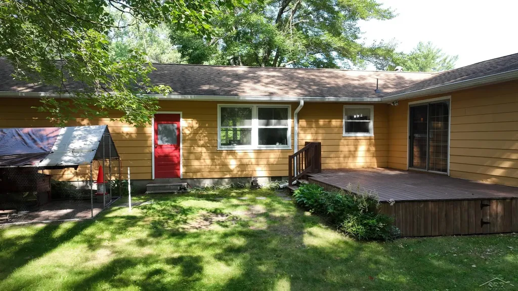 549 S Eight Mile Road Lee Township MI 48640
