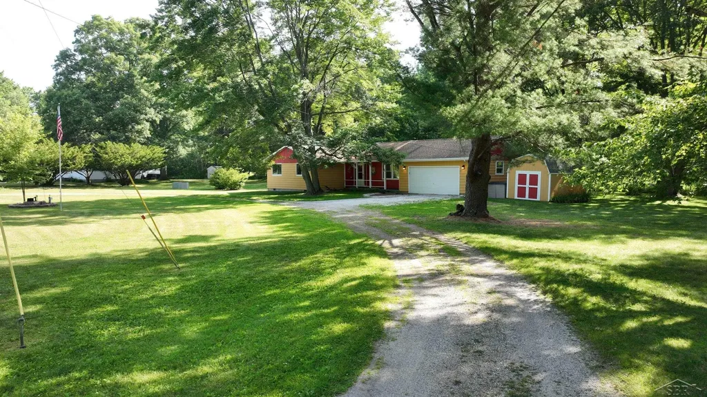 549 S Eight Mile Road Lee Township MI 48640