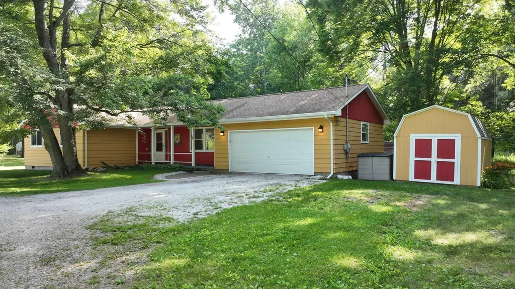 549 S Eight Mile Road Lee Township MI 48640