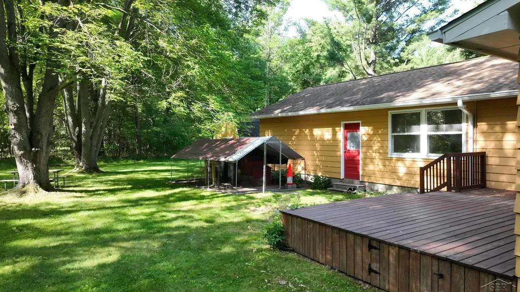 549 S Eight Mile Road Lee Township MI 48640