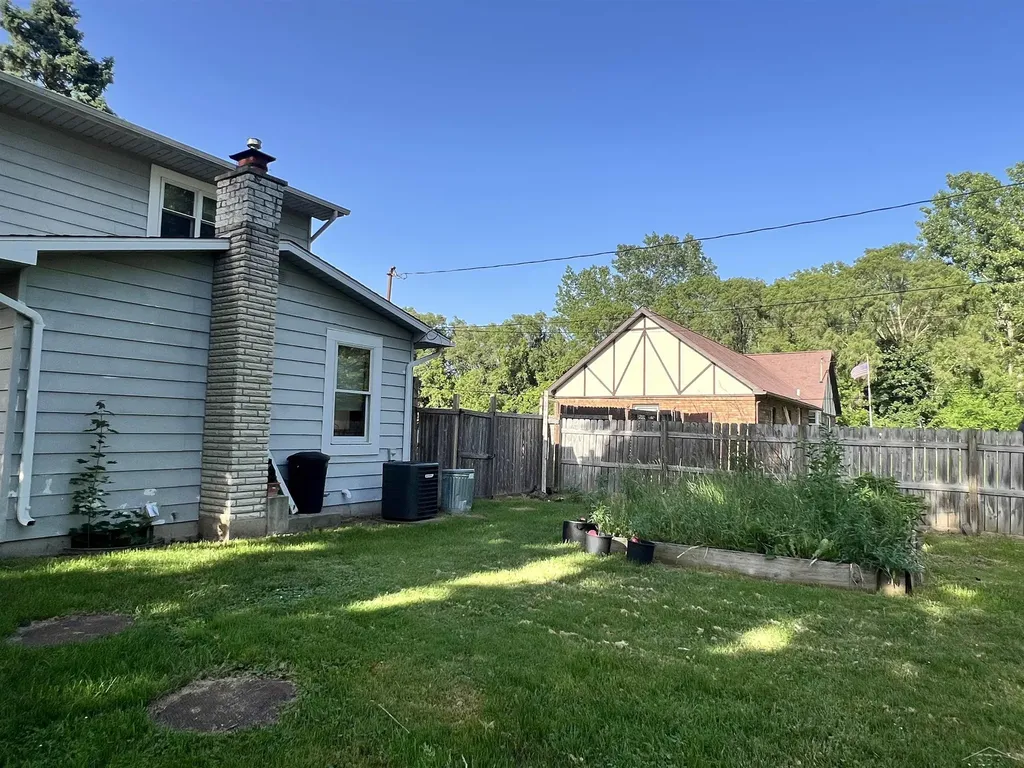 1947 Crescent Drive Carrollton Township MI 48604