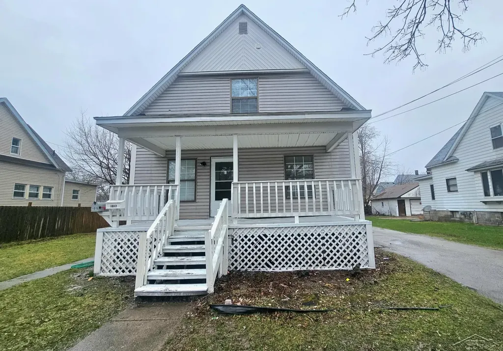 1015 S Webster Street Saginaw City MI 48602