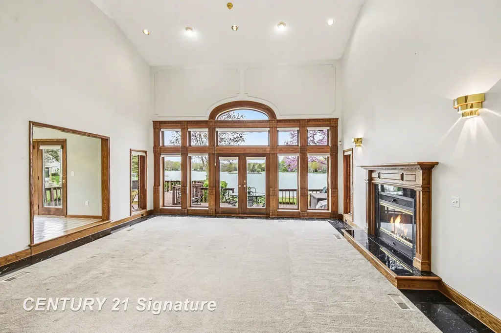 1944 E Lake Circle Drive Thomas Township MI 48609