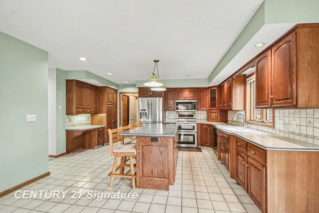 1944 E Lake Circle Drive Thomas Township MI 48609