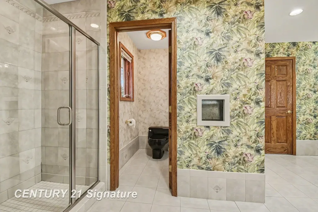 1944 E Lake Circle Drive Thomas Township MI 48609