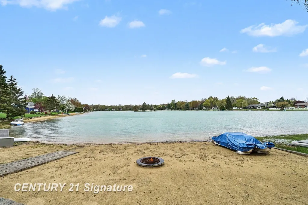 1944 E Lake Circle Drive Thomas Township MI 48609