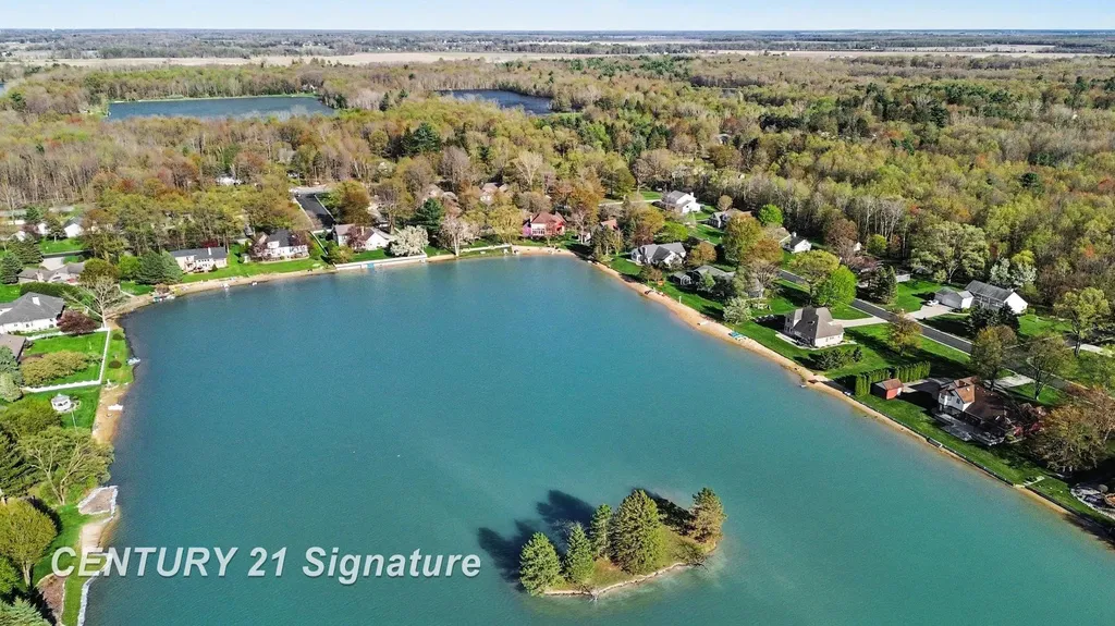 1944 E Lake Circle Drive Thomas Township MI 48609