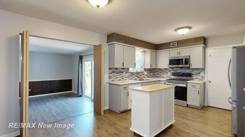 140 Elaine Street Thomas Township MI 48609