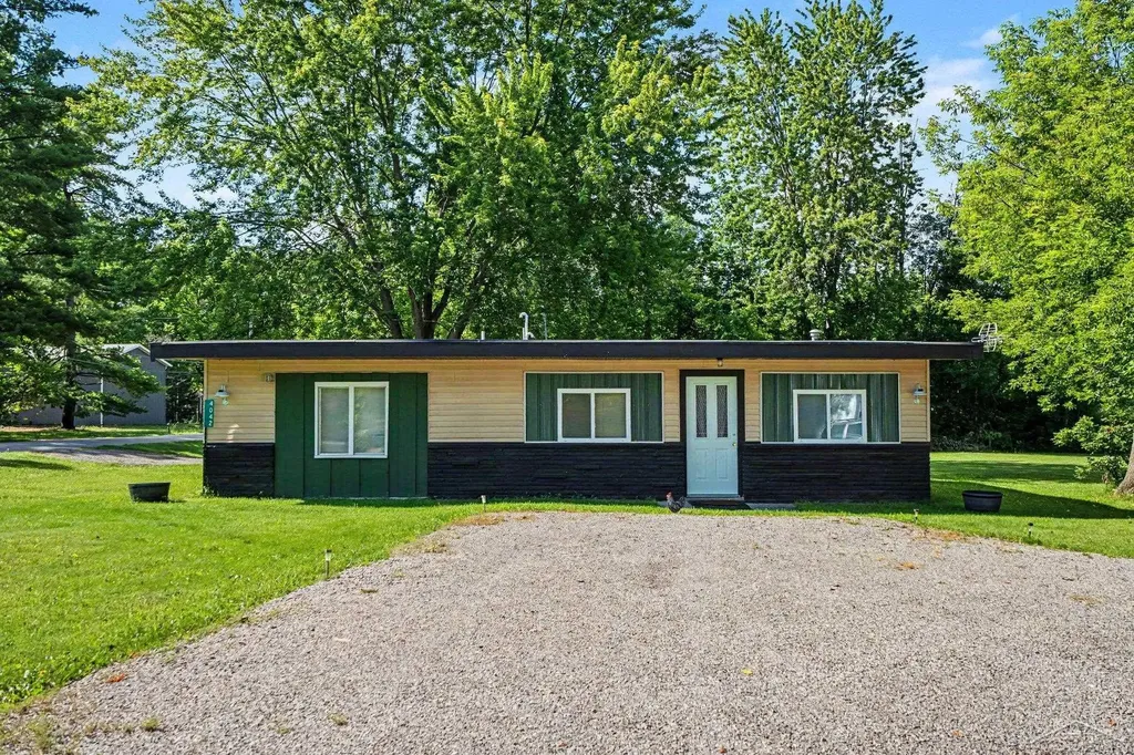 4042 S Oak Drive Billings Township MI 48612
