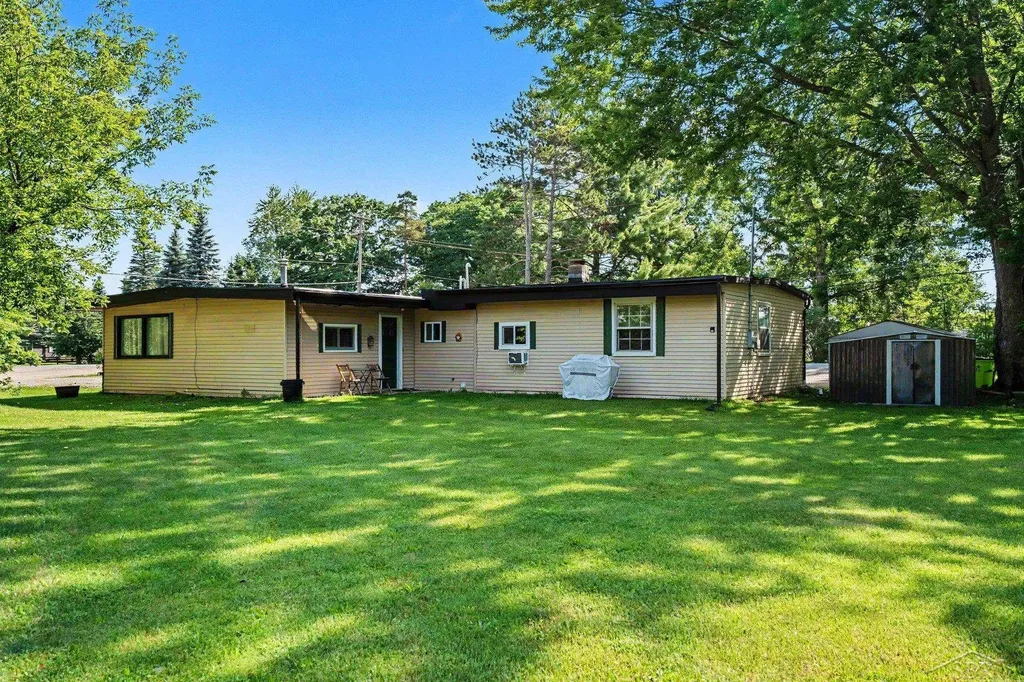4042 S Oak Drive Billings Township MI 48612