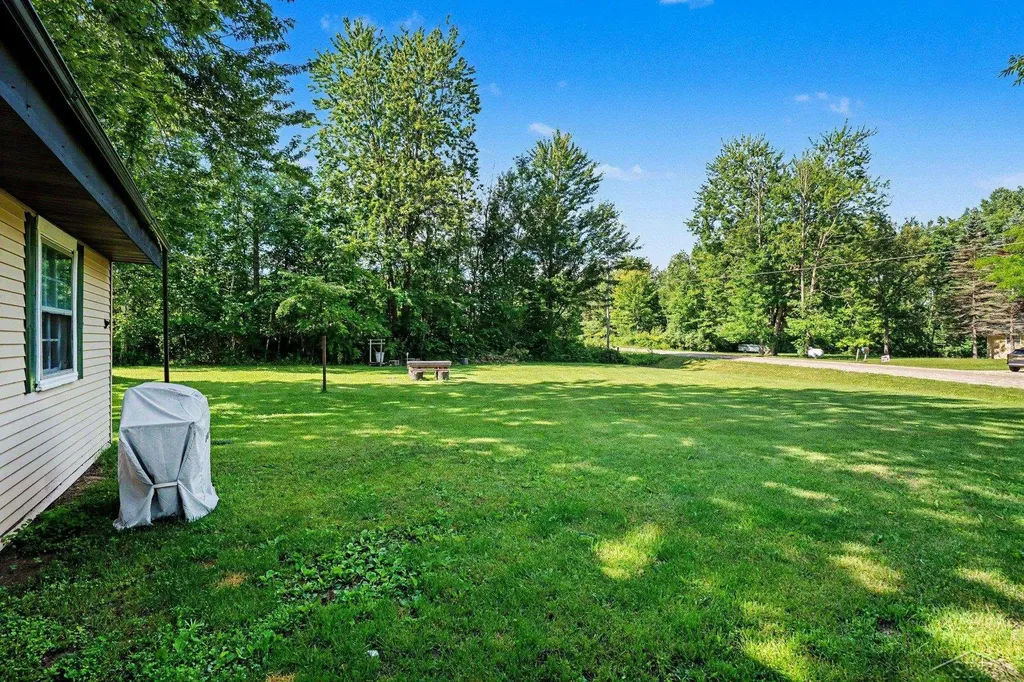4042 S Oak Drive Billings Township MI 48612