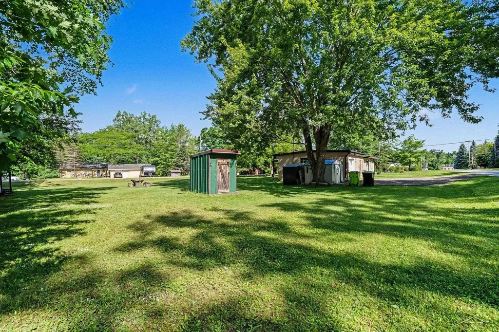 4042 S Oak Drive Billings Township MI 48612