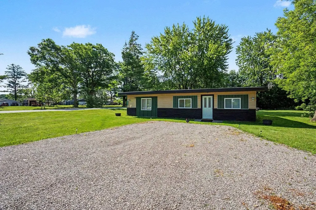 4042 S Oak Drive Billings Township MI 48612