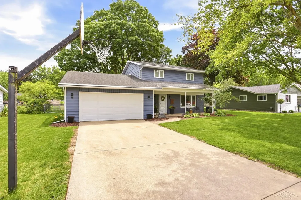 5154 Loganberry Drive Saginaw Charter Township MI 48603