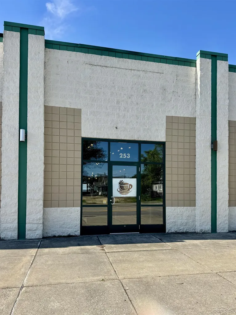 253 W Saginaw Street Richland Township MI 48626