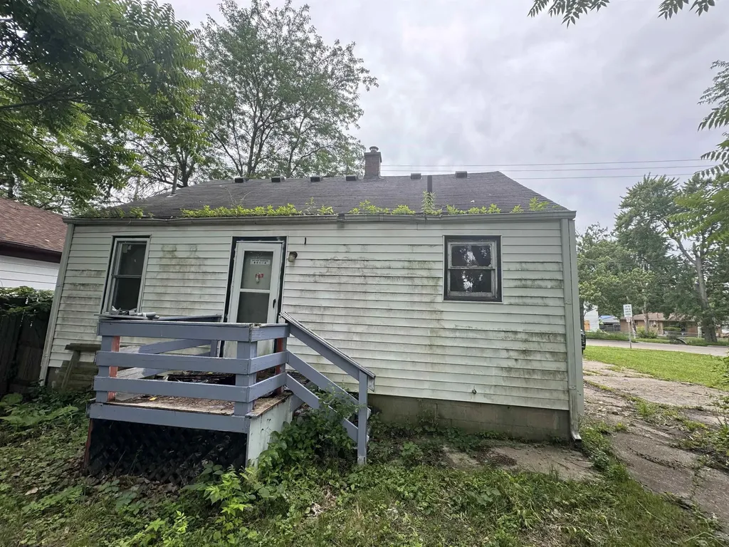 4115 Hess Avenue Saginaw City MI 48601