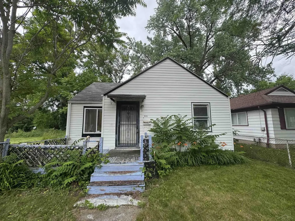 4115 Hess Avenue Saginaw City MI 48601