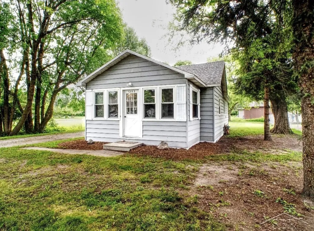 1253 W Nebobish Road Hampton Charter Township MI 48732