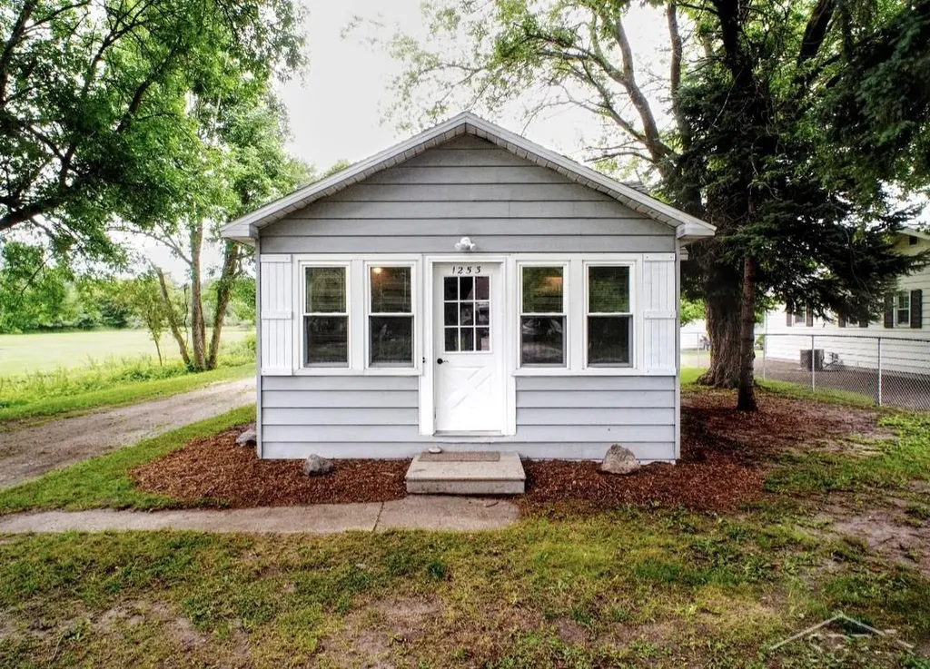 1253 W Nebobish Road Hampton Charter Township MI 48732