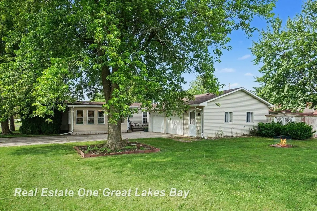 760 Doro Lane Zilwaukee City MI 48604