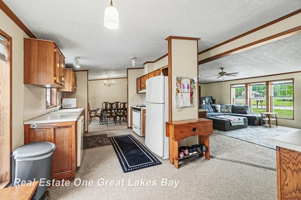 760 Doro Lane Zilwaukee City MI 48604