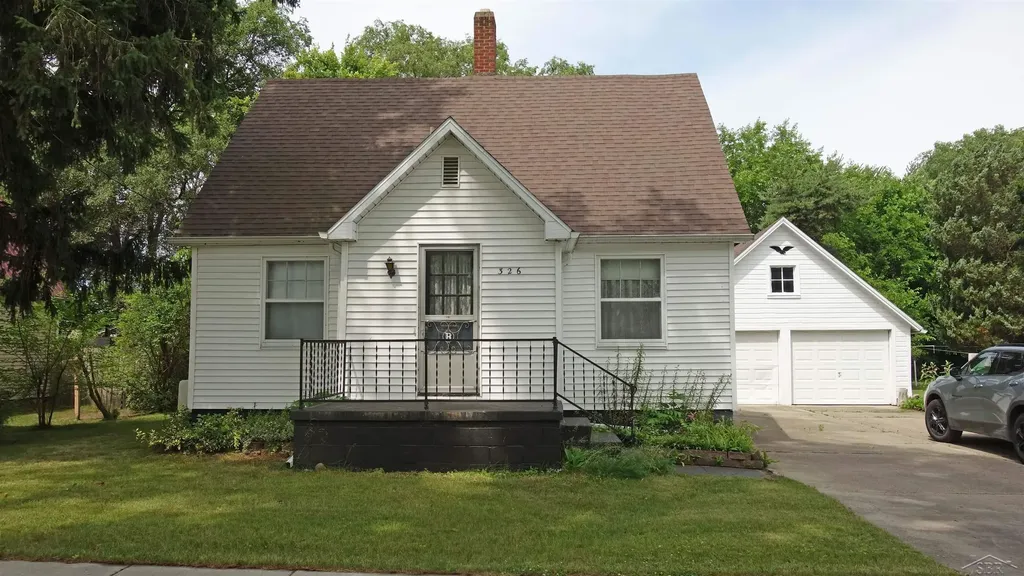 326 S Clark Street Chesaning Village MI 48616