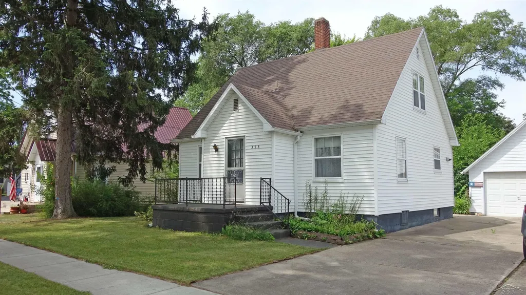 326 S Clark Street Chesaning Village MI 48616