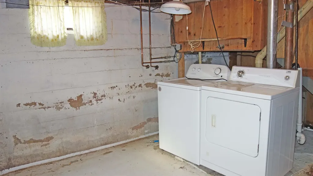 326 S Clark Street Chesaning Village MI 48616