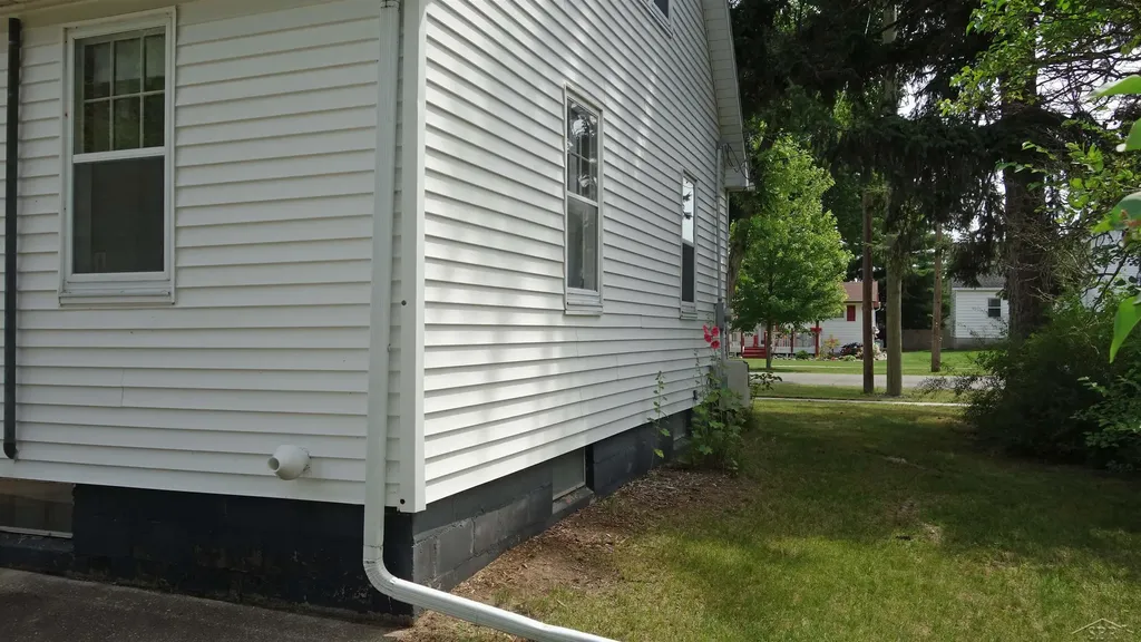 326 S Clark Street Chesaning Village MI 48616