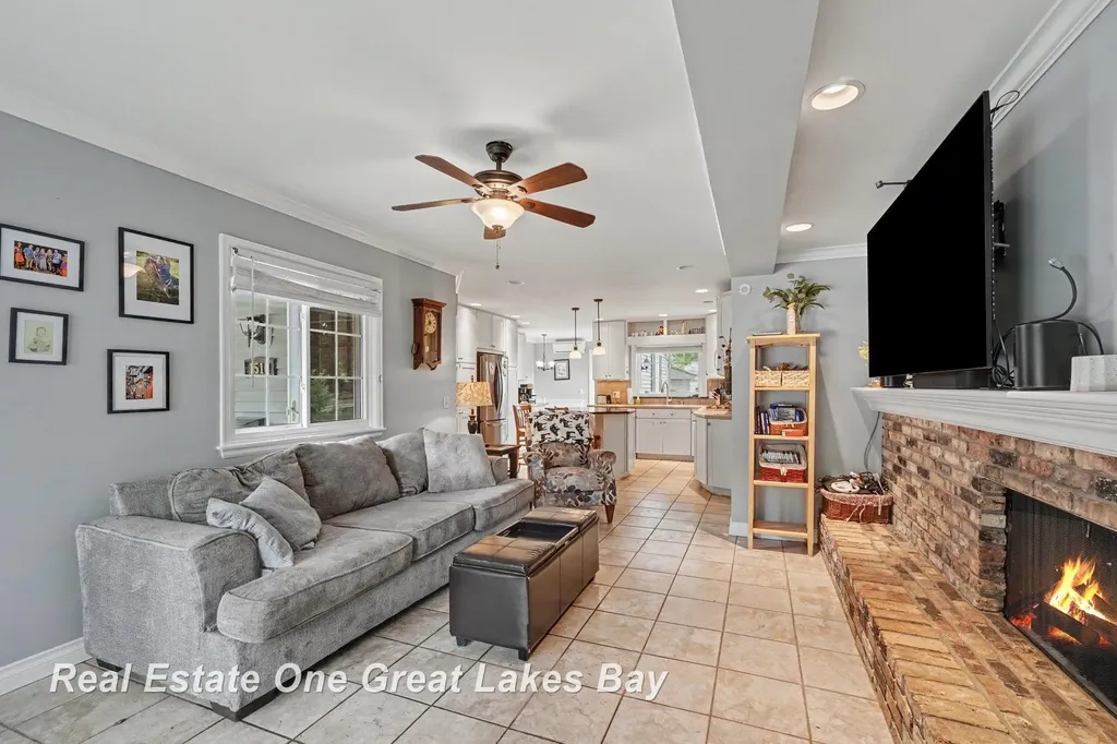 1510 Helen Street Bay City City MI 48708