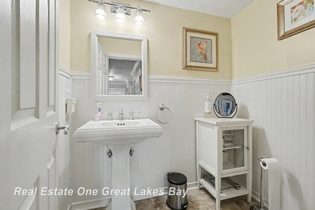 1510 Helen Street Bay City City MI 48708