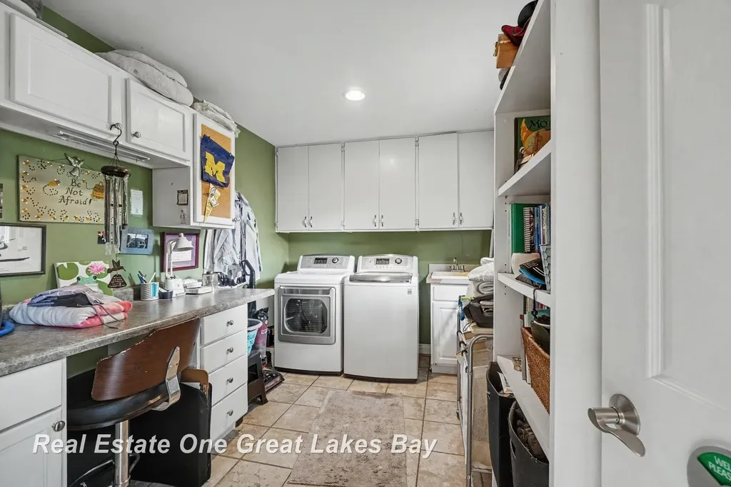 1510 Helen Street Bay City City MI 48708