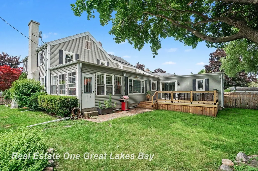 1510 Helen Street Bay City City MI 48708