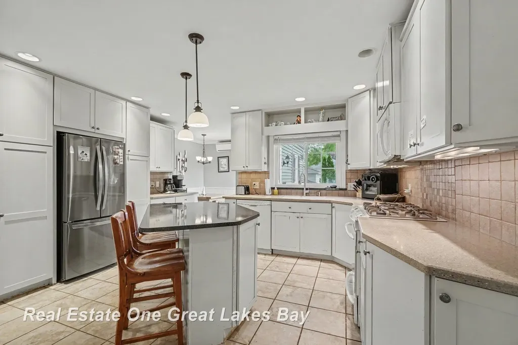 1510 Helen Street Bay City City MI 48708