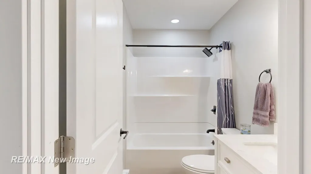 5019 Glenfield Drive Saginaw Charter Township MI 48638