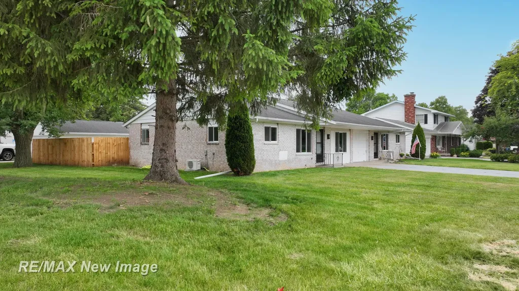 5019 Glenfield Drive Saginaw Charter Township MI 48638