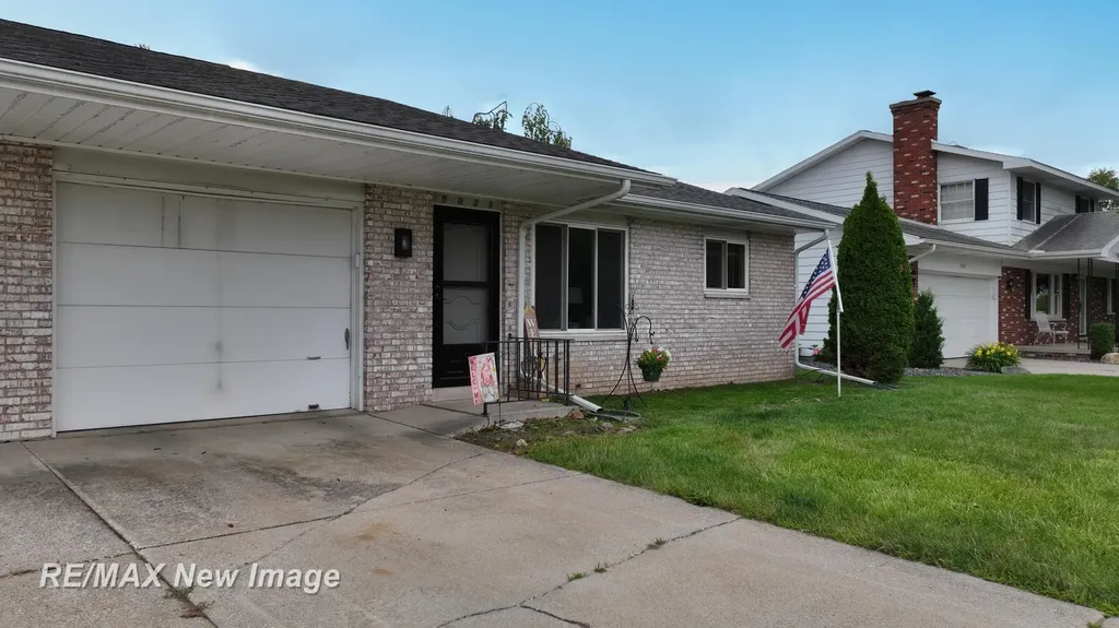 5019 Glenfield Drive Saginaw Charter Township MI 48638